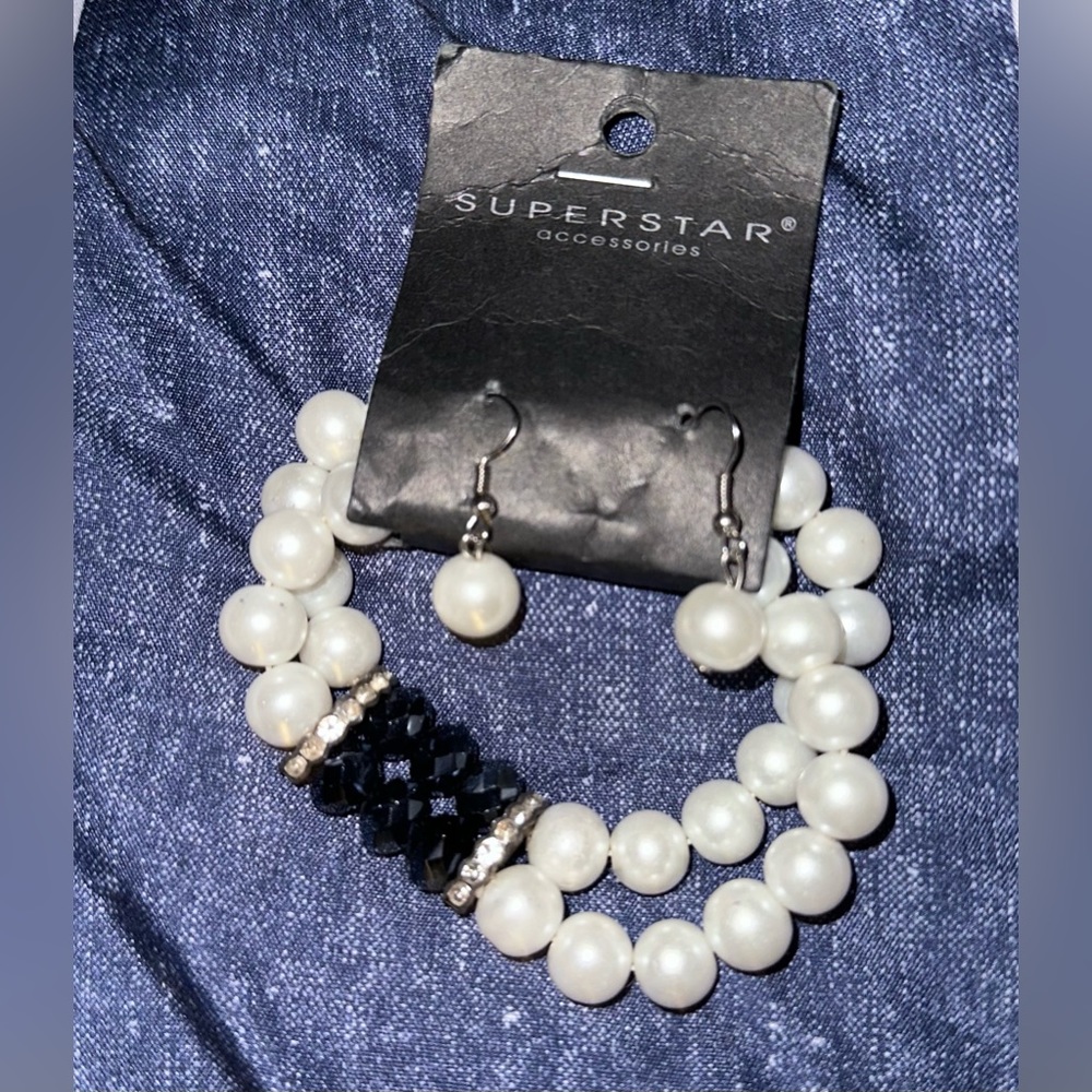 NWT 2 piece jewelry set